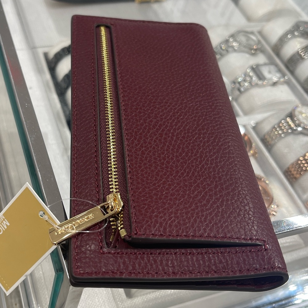 Michael Kors Reed Lg Bifold Pebbled Leather Snap Wallet Card Case 
Oxblood 
NWT - Picture 9 of 16